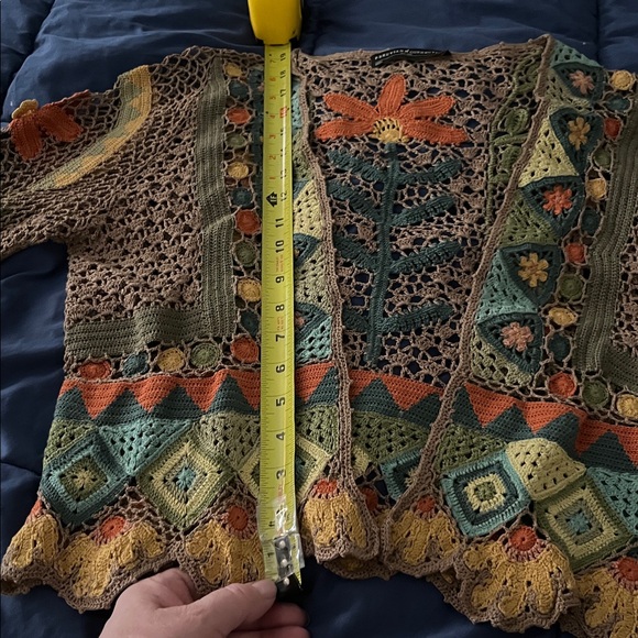 Peruvian Connection hand crocheted art to wear masterpiece floral open cardigan. - Picture 14 of 16